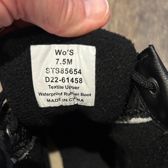 Sperry Black Quilted Waterproof Boots sz 7.5 - Picture 7 of 7